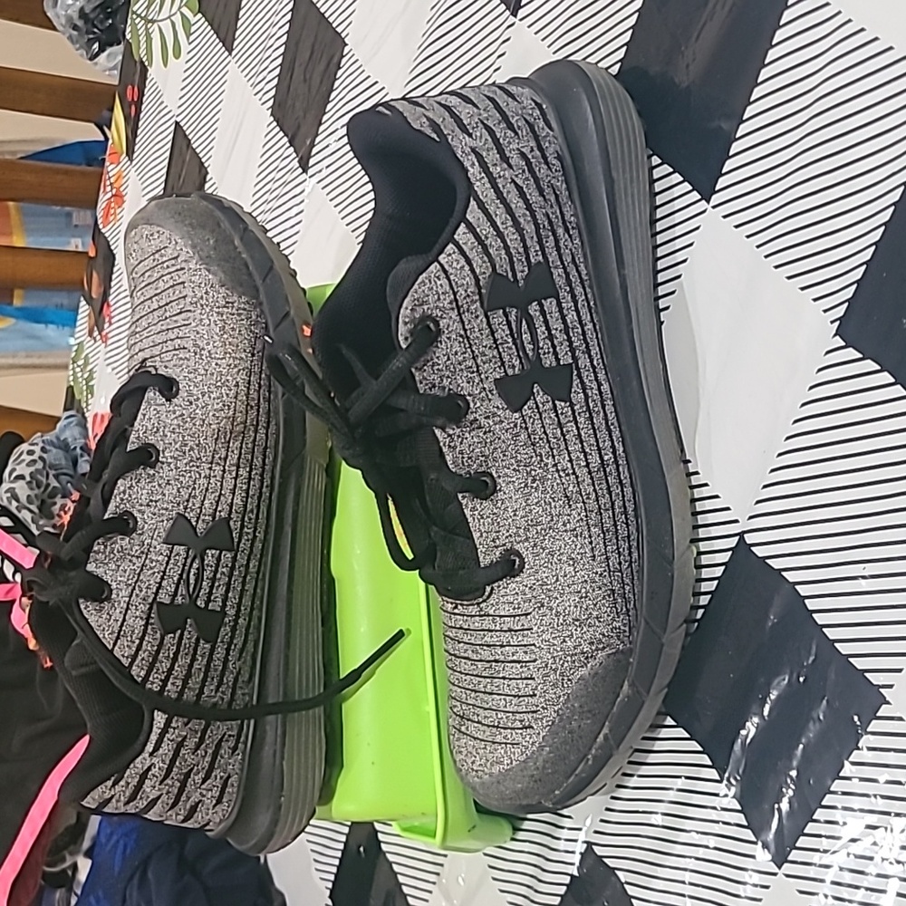 Boys under armour shoes size 3